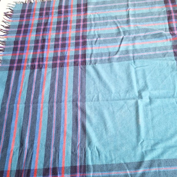 Saldarini lambswool cashmere throw. - Picture 4 of 8